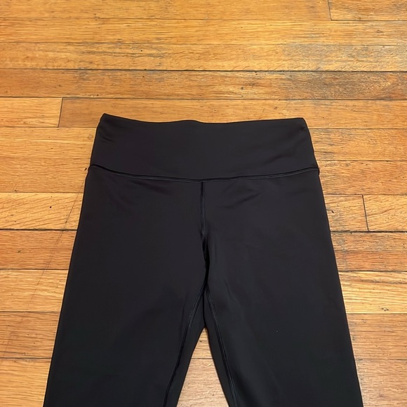 Athleta Elation Train 7/8th Tights in Black, size Small Petite - Picture 4 of 14